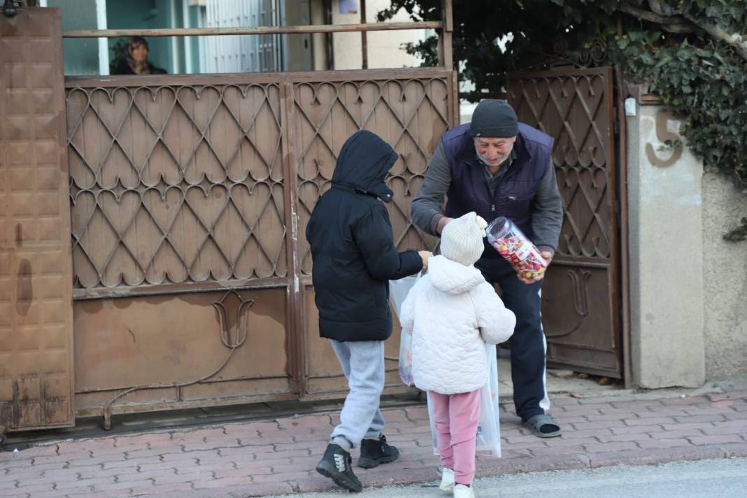 Konya'nın minikleri şivlilik coşkusuyla sokakları şenlendirdi 14